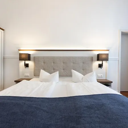فندق Strandhotel 4*