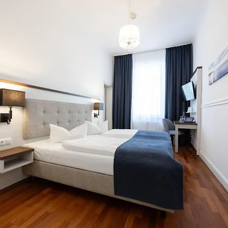 Отель Strandhotel Остзебад Бинц
