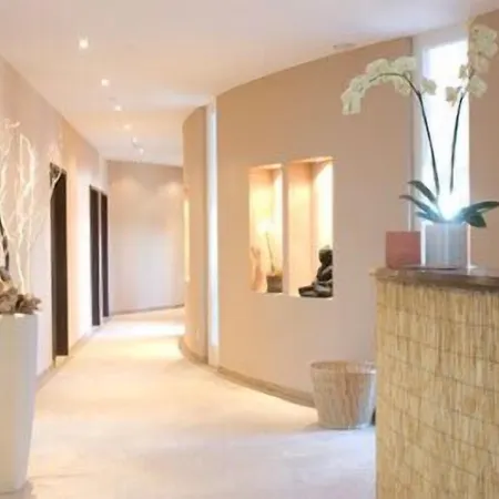 Strandhotel فندق