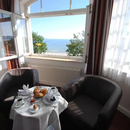 シュトラントホテル ホテル 4*