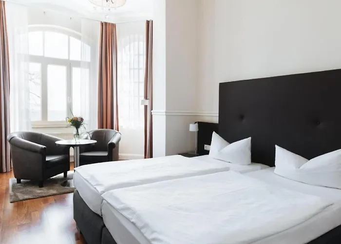 Отель Strandhotel