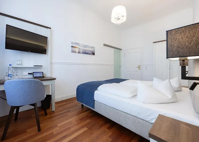 Strandhotel Отель 4*