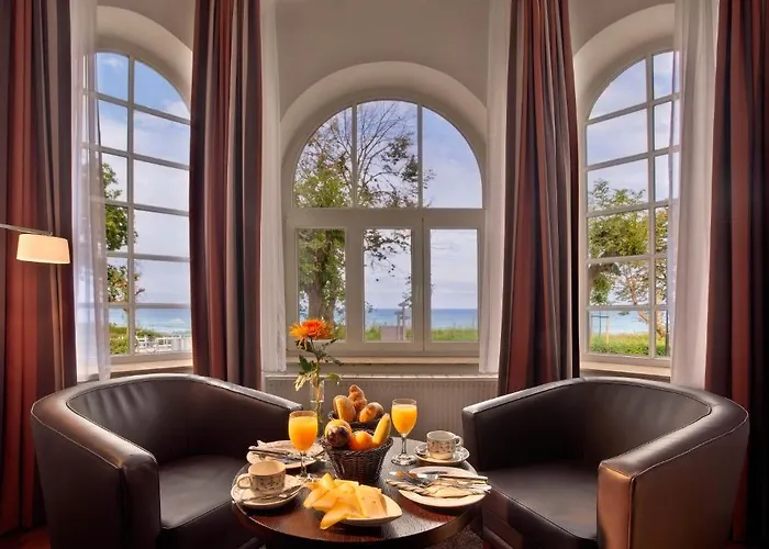 Отель Strandhotel 4*