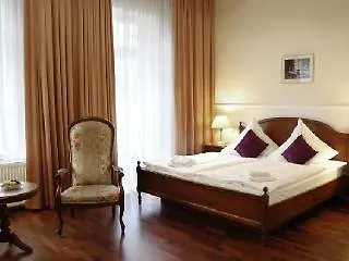 Strandhotel Отель Остзебад Бинц