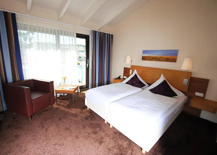 Strandhotel Отель Остзебад Бинц