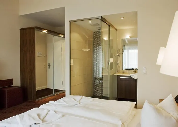 Отель Strandhotel Остзебад Бинц